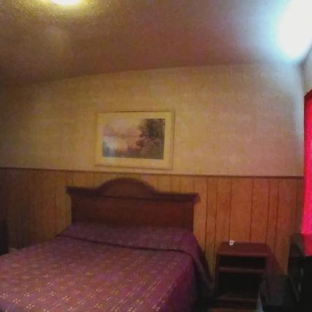Colonial Motel Marshalltown ภายนอก รูปภาพ