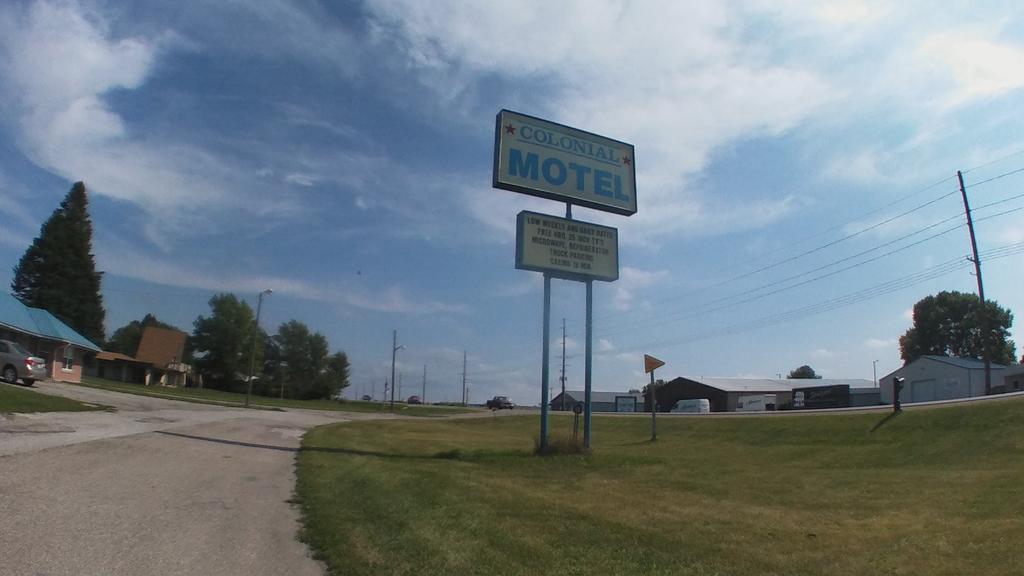 Colonial Motel Marshalltown ภายนอก รูปภาพ